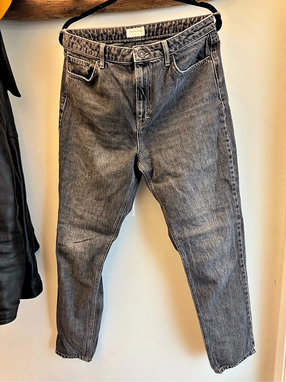 TOPSHOP Mom Jeans Straight Leg “Mom Jeans” Waist 32 Length 34